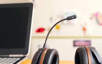 cc网投专业平台获得的权威认证与合作伙伴徽章展示墙