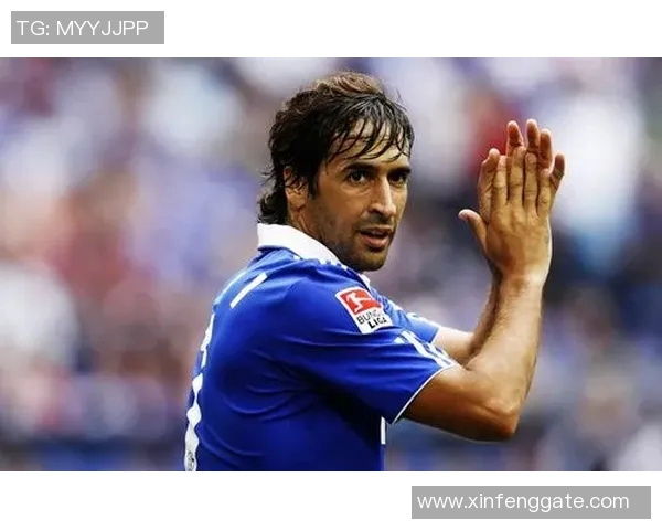 足球明星高清照片集锦展现他们的风采与激情瞬间